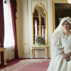 Nouvel extrait de la série The Crown (Netflix), Emma Corrin interprète Lady Di. 2020