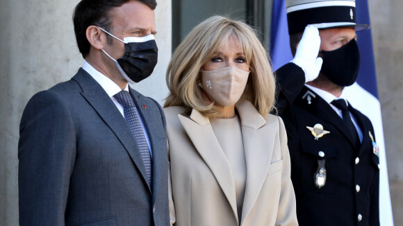 Brigitte Macron : Look monochrome et bracelet clinquant, sortie remarquée à l'Elysée