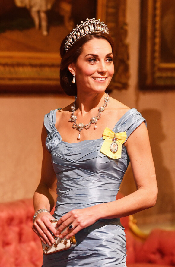 Kate Middleton porte la tiare "Lover's Knot" que portait Diana - Les souverains néerlandais assistent à un banquet d'Etat au palais de Buckingham de Londres, lors de leur visite d'État au Royaume-Uni, le 23 octobre 2018.