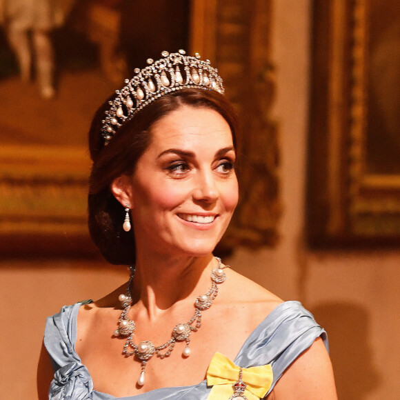 Kate Middleton porte la tiare "Lover's Knot" que portait Diana - Les souverains néerlandais assistent à un banquet d'Etat au palais de Buckingham de Londres, lors de leur visite d'État au Royaume-Uni, le 23 octobre 2018.