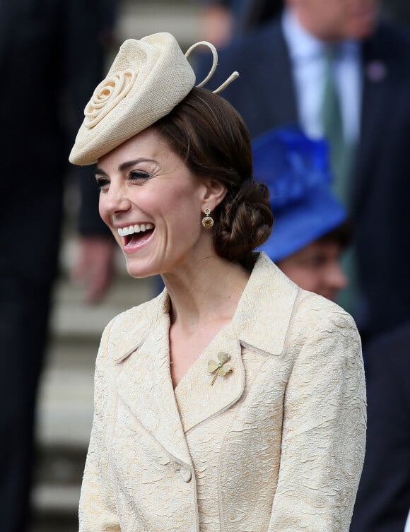 Kate Catherine Middleton, duchesse de Cambridge, assiste à une garden party au château de Hillsborough en Irlande du Nord. Le 14 juin 2016