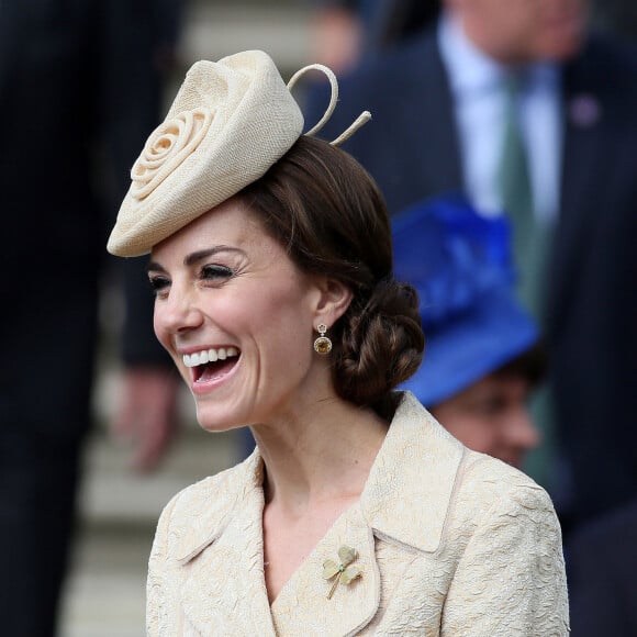 Kate Catherine Middleton, duchesse de Cambridge, assiste à une garden party au château de Hillsborough en Irlande du Nord. Le 14 juin 2016