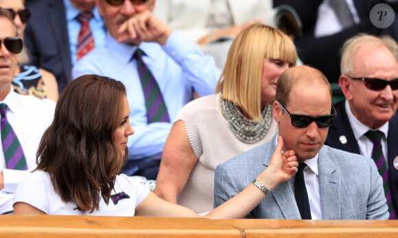 Kate Middleton et le prince William dans les tribunes du tournoi de Wimbledon, le 16 juillet 2017.