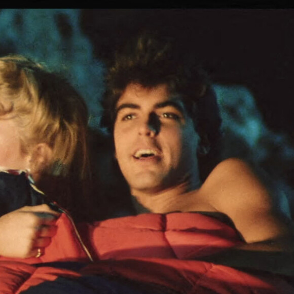 George Clooney et Laura Dern dans le film "Grizzly 2", tourné en 1983.