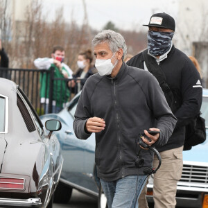 Exclusif - George Clooney dirige son nouveau film "The Tender Bar" à Wakefield le 5 avril 2021.