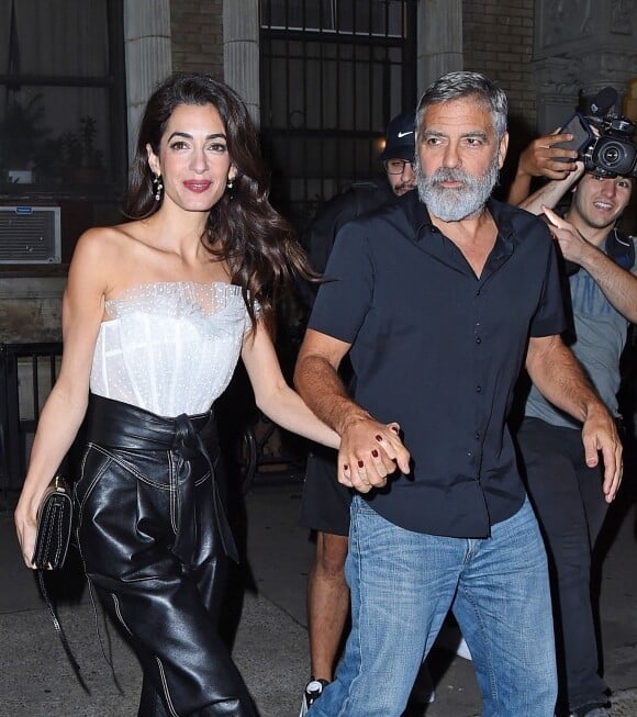 Exclusif - George et Amal Clooney fêtent leur cinquième anniversaire de mariage au restaurant "4 Charles Prime Rib" à New York.