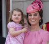 Catherine Kate Middleton, duchesse de Cambridge et la princesse Charlotte - La famille royale d'Angleterre au palais de Buckingham pour assister à la parade "Trooping The Colour" à Londres.