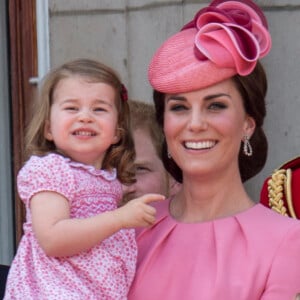 Catherine Kate Middleton, duchesse de Cambridge et la princesse Charlotte - La famille royale d'Angleterre au palais de Buckingham pour assister à la parade "Trooping The Colour" à Londres.