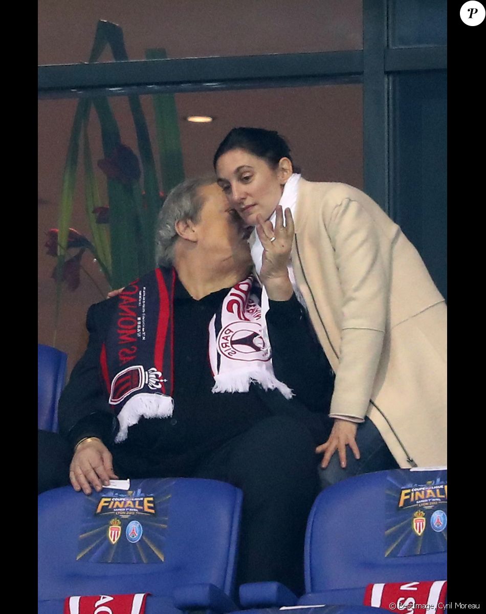 Guy Carlier et sa compagne lors de la finale de la Coupe de la Ligue 2017 "AS Monaco - PSG" au Parc OL à Lyon, le 1er avril 2017. © Cyril Moreau/Bestimage