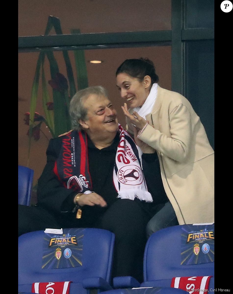 Guy Carlier et sa compagne lors de la finale de la Coupe de la Ligue 2017 "AS Monaco - PSG" au Parc OL à Lyon, le 1er avril 2017. © Cyril Moreau/Bestimage