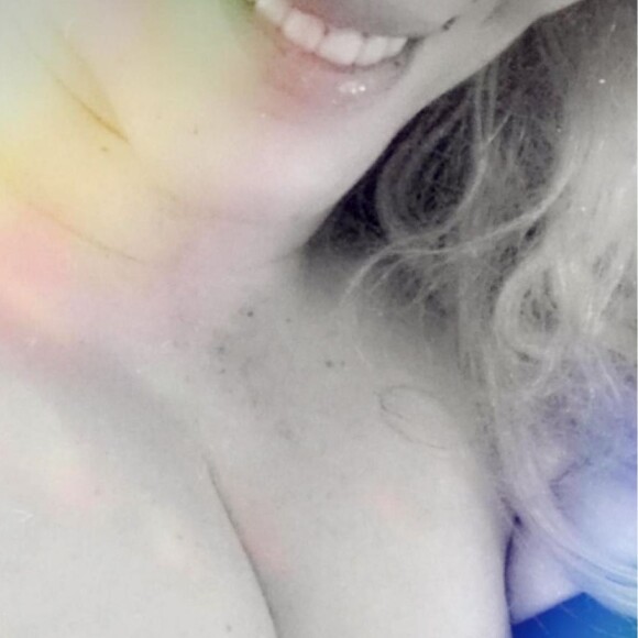 Loana a publié une photo de sa poitrine sur Instagram le 4 mai 2021.