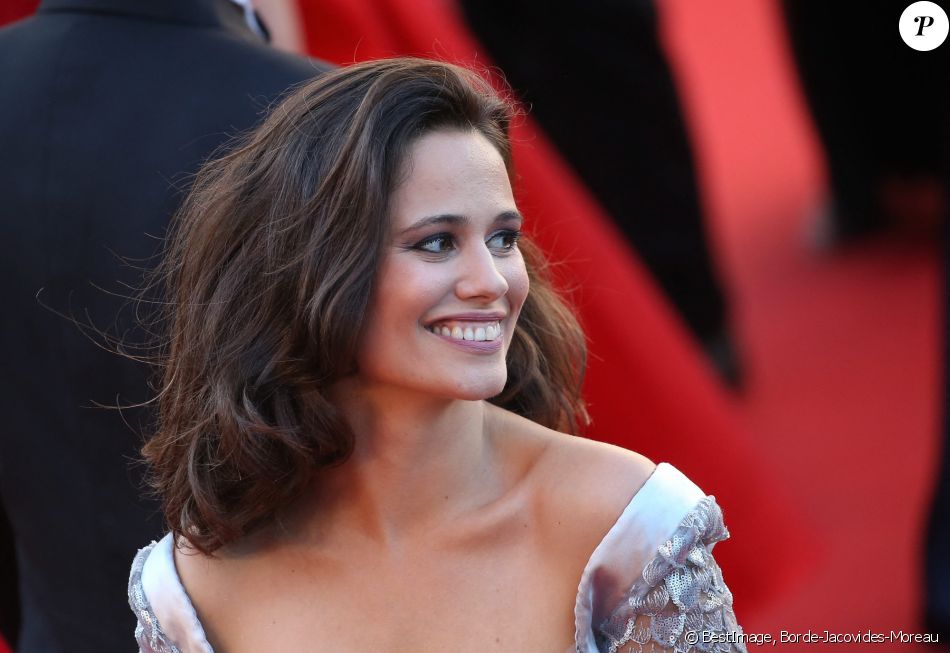 Lucie Lucas - Montée des marches du film "120 battements par minute" lors du 70ème Festival International du Film de Cannes. Le 20 mai 2017. © Borde-Jacovides-Moreau / Bestimage