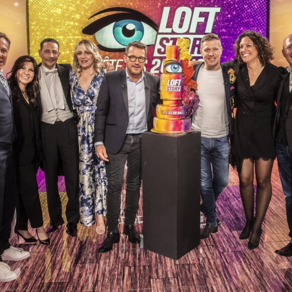 Exclusif - Fabrice Beguin, Kenza Braiga, Steevy Boulay, Delphine Castex, Benjamin Castaldi, Jean-Edouard Lipa , Julie Mercy, Christophe Mercy - Enregistrement de l'émission "Les 20 ans du Loft", diffusée en direct sur C8 et présentée par B.Castaldi, à Paris. Le 8 avril 2021 © Jack Tribeca / Bestimage