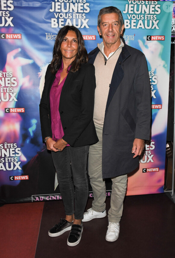 Michel Cymes et sa femme Nathalie - Avant-première du film "Vous êtes jeunes, vous êtes beaux" au cinéma Gaumont Opéra à Paris, le 23 septembre 2019. © Coadic Guirec/Bestimage e.