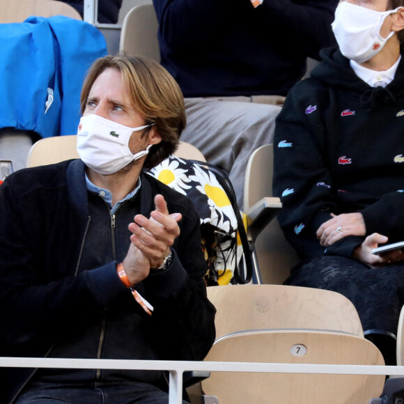 Mathieu Vergne et sa femme Ophélie Meunier dans les tribunes lors des internationaux de tennis Roland Garros à Paris le 9 octobre 2020. © Dominique Jacovides / Bestimage