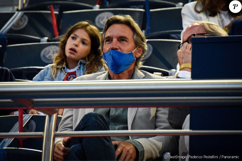 Nicolas Vix (compagnon de Anne-Claire Coudray) - People et supporters au Parc des Princes pour assister à la finale de la ligue des Champions UEFA 2020 sur écran géant à Paris, le 23 août 2020. Le Bayern de Munich remporte la finale de la ligue des Champions UEFA 2020 à Lisbonne en gagnant 1-0 face au PSG (Paris Saint-Germain). © Federico Pestellini / Panoramic / Bestimage