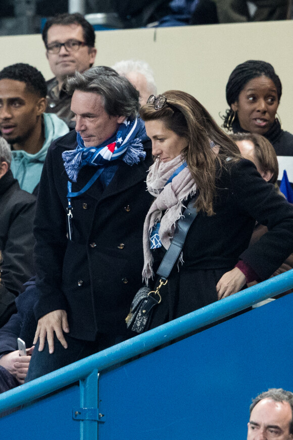 Anne-Claire Coudray et son compagnon Nicolas Vix - People assistent au match des éliminatoires de l'Euro 2020 entre la France et l'Islande au Stade de France à Saint-Denis le 25 mars 2019. La france a remporté le match sur le score de 4-0.