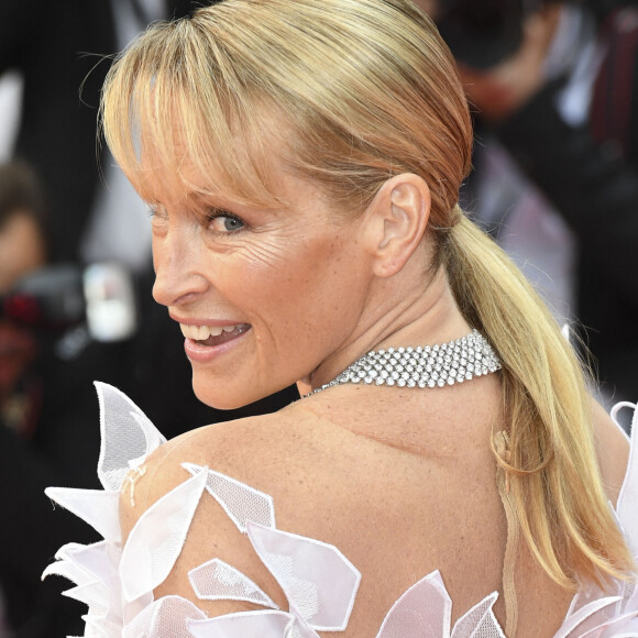 Estelle Lefébure (robe Yanina Couture) à la première de "The Dead Don't Die" lors de l'ouverture du 72ème Festival International du Film de Cannes, le 14 mai 2019. 