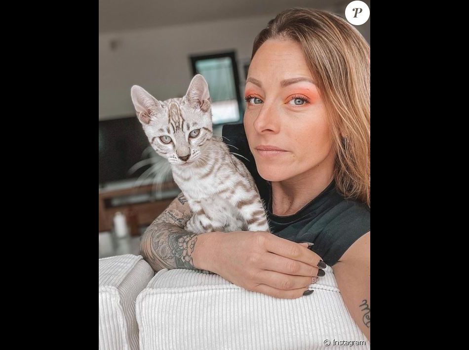 Roxane du "Meilleur Pâtissier" avec son chat, le 11 février 2021