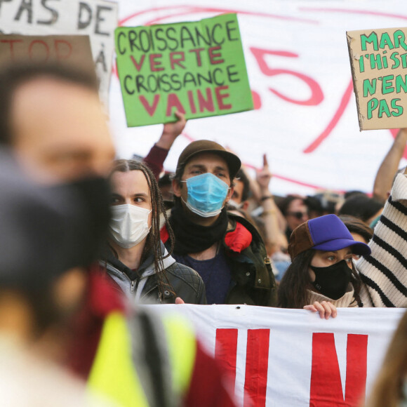 Marche pour le climat de place d'l'Opéra à République à Paris en présence de Marion Cotillard le 28 mars 2021 © Panoramic / Bestimage