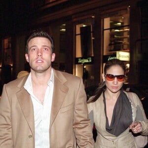 Ben Affleck et Jennifer Lopez à l'hôtel Crillon de Paris. 