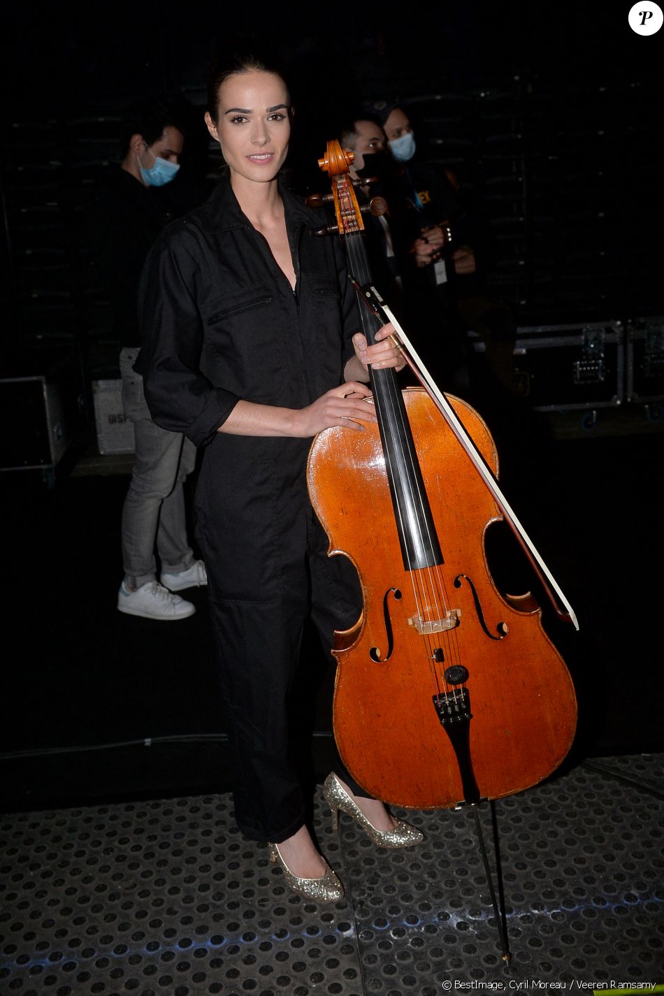Exclusif - Catherine Robert , la compagne de Vianney - Backstage artistes - Direct de l'émission "Tous ensemble pour la musique" pour la fête de la musique 2020 à l'AccorHotels Arena à Paris le 19 juin 2020. © Cyril Moreau / Veeren Ramsamy / Bestimage