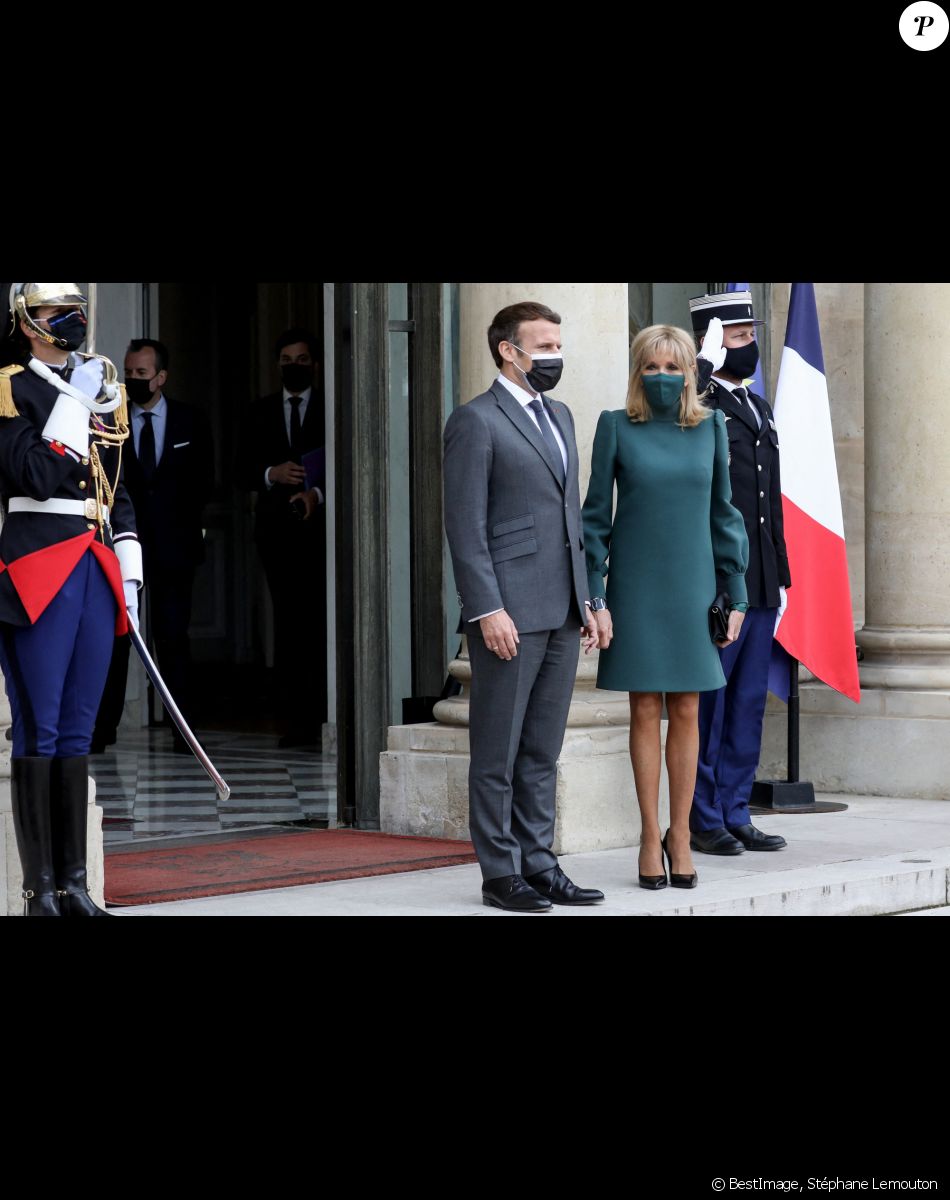 Le président de la République française, Emmanuel Macron et sa femme le Première dame, Brigitte Macron reçoivent le président de la Nation argentine, et sa compagne, pour un déjeuner de travail au palais de l'Elysée à Paris, France, le 12 mai 2021. © Stéphane Lemouton/Bestimage