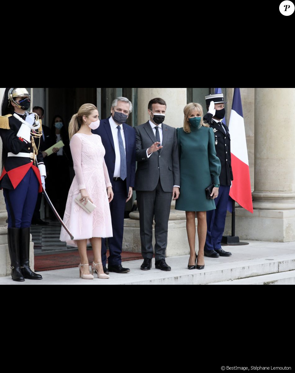 Le président de la République française, Emmanuel Macron et sa femme le Première dame, Brigitte Macron reçoivent le président de la Nation argentine, Alberto Angel Fernandez et sa compagne Fabiola Yanez, pour un déjeuner de travail au palais de l'Elysée à Paris, France, le 12 mai 2021. © Stéphane Lemouton/Bestimage