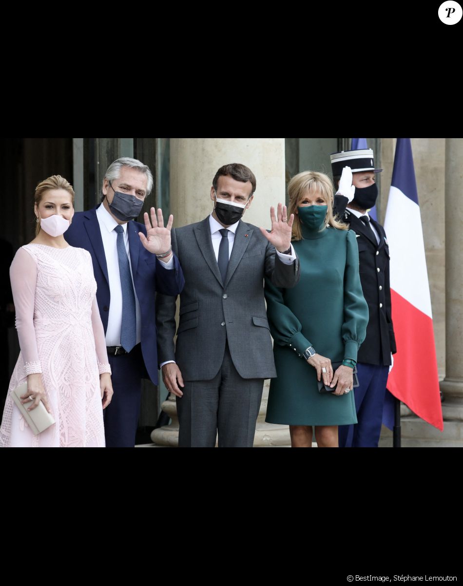 Le président de la République française, Emmanuel Macron et sa femme le Première dame, Brigitte Macron reçoivent le président de la Nation argentine, Alberto Angel Fernandez et sa compagne Fabiola Yanez, pour un déjeuner de travail au palais de l'Elysée à Paris, France, le 12 mai 2021. © Stéphane Lemouton/Bestimage