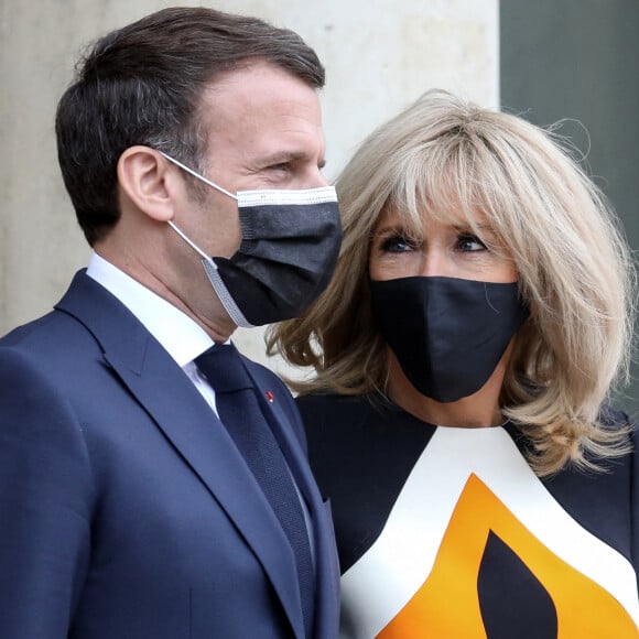 Le président de la république française, Emmanuel Macron et sa femme la Première Dame, Brigitte Macron reçoivent le président ukrainien et sa femme pour un déjeuner de travail au palais de l'Elysée à Paris, France, le 16 avril 2021. © Stéphane Lemouton/Bestimage