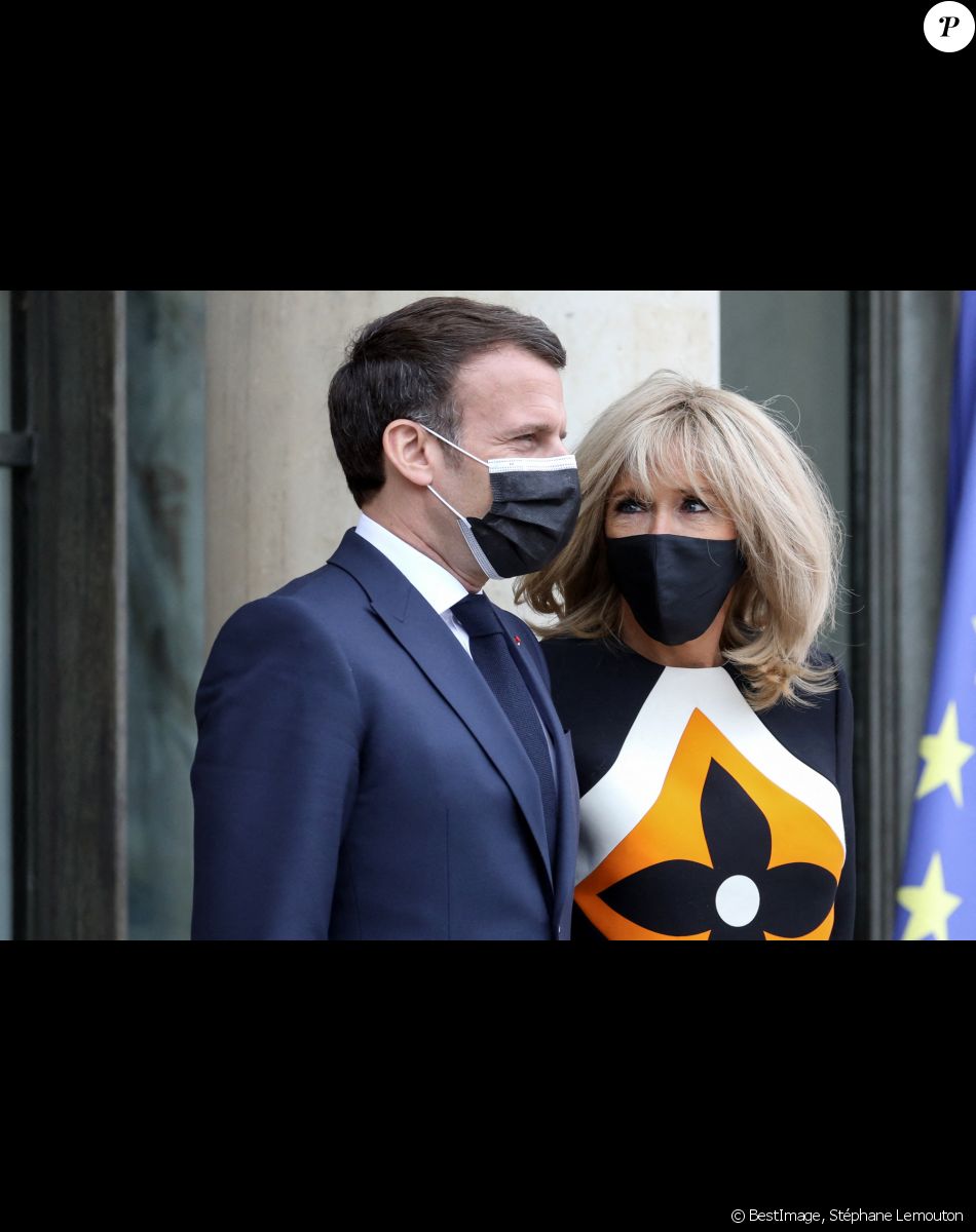 Le président de la république française, Emmanuel Macron et sa femme la Première Dame, Brigitte Macron reçoivent le président ukrainien et sa femme pour un déjeuner de travail au palais de l'Elysée à Paris, France, le 16 avril 2021. © Stéphane Lemouton/Bestimage
