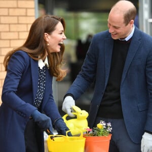 Le prince William, duc de Cambridge, et Catherine (Kate) Middleton, duchesse de Cambridge, lors d'une séance de santé mentale et de bien-être lors d'une visite à The Way Youth Zone à Wolverhampton, Royaume Uni.