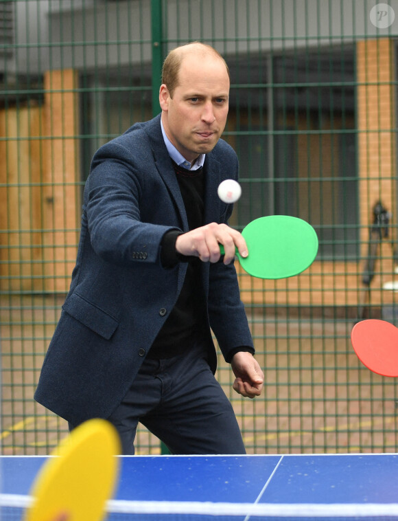 Le prince William, duc de Cambridge, lors d'une séance de santé mentale et de bien-être lors d'une visite à The Way Youth Zone à Wolverhampton, Royaume Uni, le 13 mai 2021.