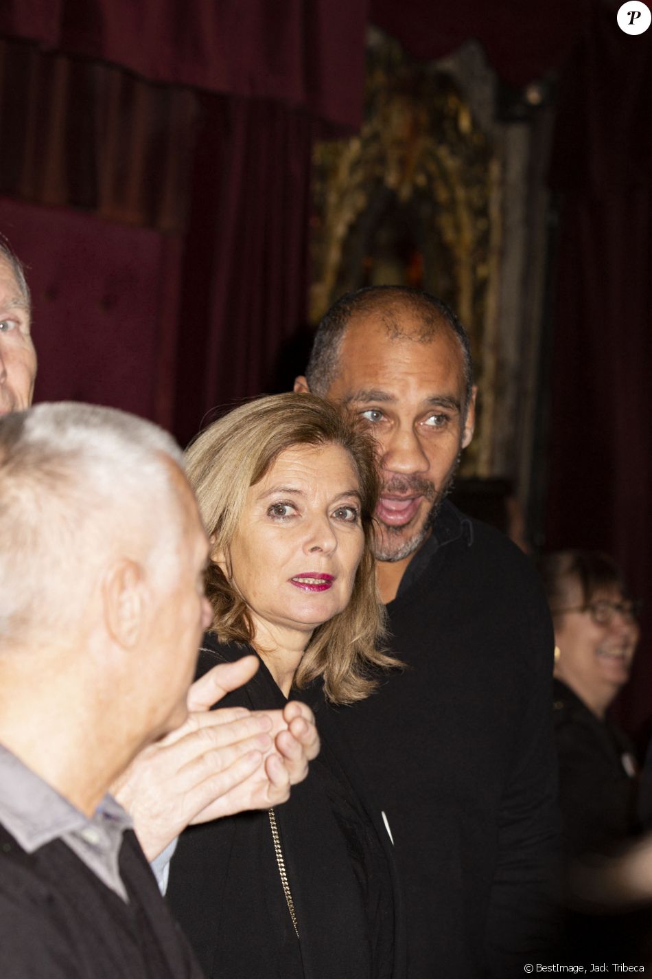 Valérie Trierweiler et son compagnon Romain Magellan - Réception annuelle du Secours Populaire au Musée des Arts Forains à Paris. Le 9 décembre 2019. © Jack Tribeca / Bestimage