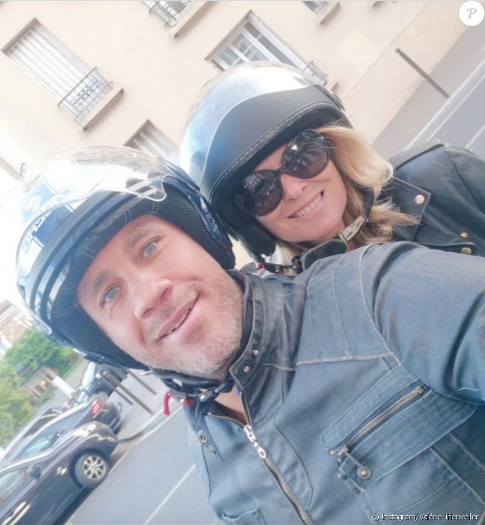 Valérie Trierweiler et Romain Magellan fêtent leur trois ans d'amour. Instagram. Le 11 février 2021.