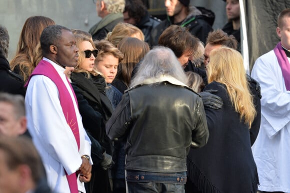 Laura Smet, Cameron Smet - Sorties de l'église de la Madeleine après les obsèques de Johnny Hallyday à Paris le 9 décembre 2017. © Veeren / Bestimage 