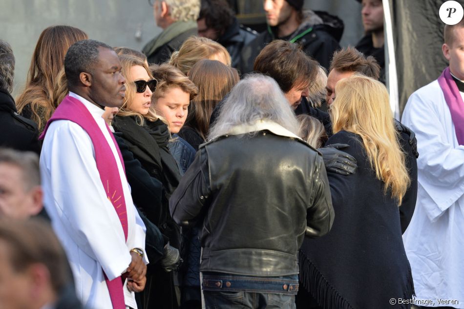 Laura Smet, Cameron Smet - Sorties de l&#039;église de la Madeleine après les obsèques de Johnny Hallyday à Paris le 9 décembre 2017. © Veeren / Bestimage   