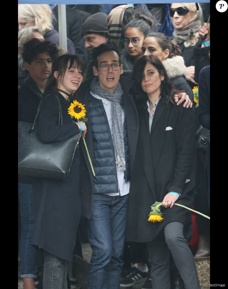 Kên Higelin lors des obsèques de Jacques Higelin au cimetière du Père Lachaise à Paris le 12 avril 2018.