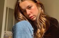 Kim Higelin en pleine ascension : une "fille de" qui a choisi l'indépendance pour réussir