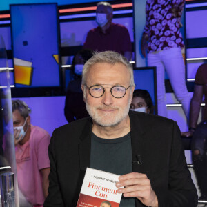 Laurent Ruquier (pour son livre "Finement con") - Enregistrement de l'émission "Touche pas à mon poste" en direct sur C8. Le 10 mai 2021. © Jack Tribeca / Bestimage