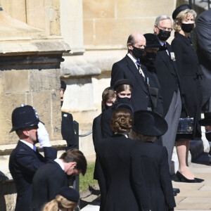 La reine Elizabeth II d'Angleterre, Kate Middleton, Zara Phillips et Mike Tindall, la princesse Eugenie d'York et son mari Jack Brooksbank, la princesse Beatrice d'York et son mari Edoardo Mapelli Mozzi - Arrivées aux funérailles du prince Philip, duc d'Edimbourg à la chapelle Saint-Georges du château de Windsor, Royaume Uni. Le 17 avril 2021.