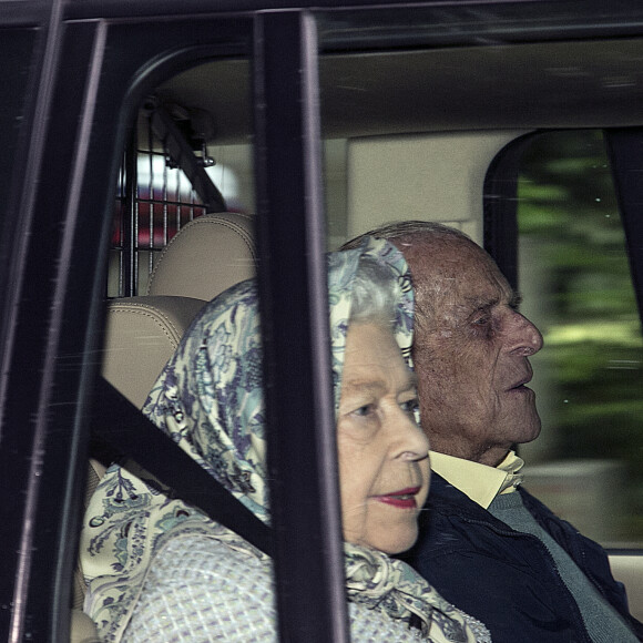 La reine Elizabeth II d'Angleterre, le prince Philip, duc d'Edimbourg, arrivent à Balmoral Castle pour leurs vacances d'été en Ecosse, le 4 août 2020.