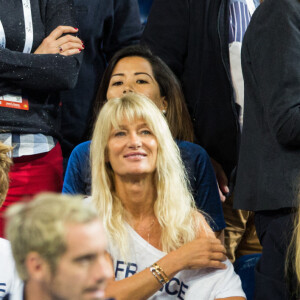 Joalukas Noah, sa mère Isabelle Camus lors de la demi-finale simple de la Coupe Davis de tennis France / Espagne, à Villeneuve-d'Ascq, France, le14 septembre 2018.