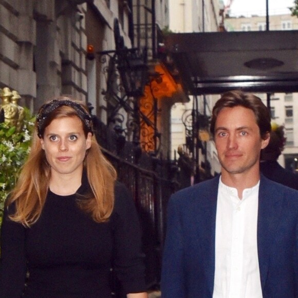 La princesse Beatrice d'York et son fiancé Edoardo Mapelli Mozzi arrivent au club "Annabel's" à Londres, le 9 juillet 2019. 