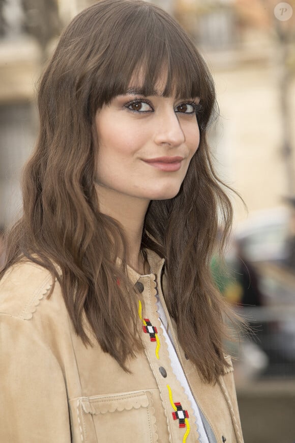 Clara Luciani - Arrivées des people au défilé Miu Miu collection prêt-à-porter Automne/Hiver lors de la Fashion Week à Paris. © Christophe Aubert via Bestimage 