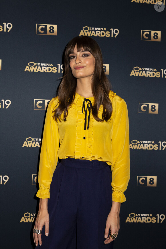 Exclusif - Clara Luciani au photocall de la 1ère édition des "Olympia Awards", cérémonie récompensant des artistes de la musique et de l'humour, présentée par A. de Caunes à l'Olympia. Paris, le 11 décembre 2019. © Tribeca-Gorassini/Bestimage