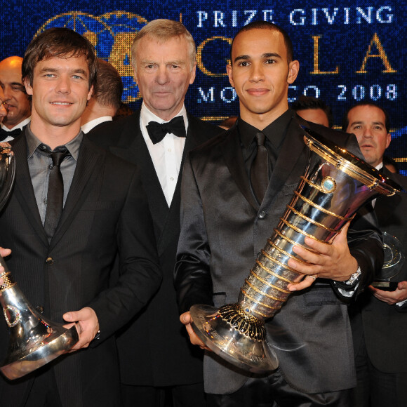 Max Mosley avec Lewis Hamilton et Sébastien Loeb en 2008 à Monaco