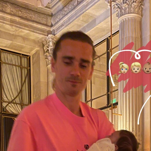 Antoine Griezmann et ses enfants, mercredi 26 mai 2021.