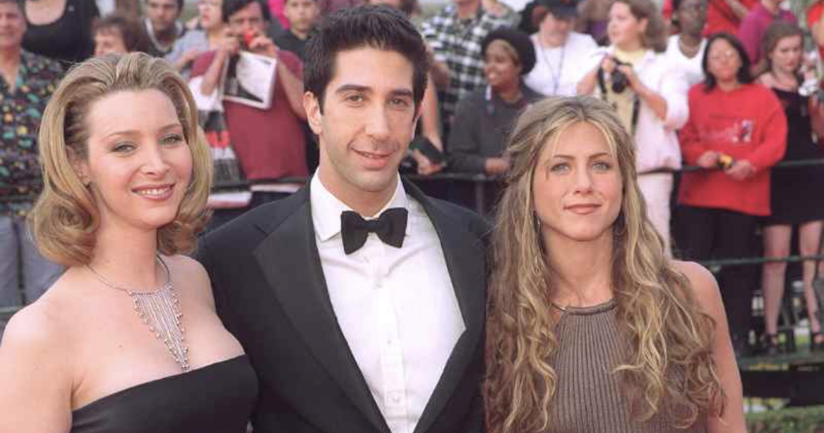 David Schwimmer - Spooning on the Couch! Jen Aniston, David Schwimmer Detail ... / Born in new york and raised in los angeles, schwimmer was encouraged by a high school instructor to attend a summer program in acting at northwestern university.