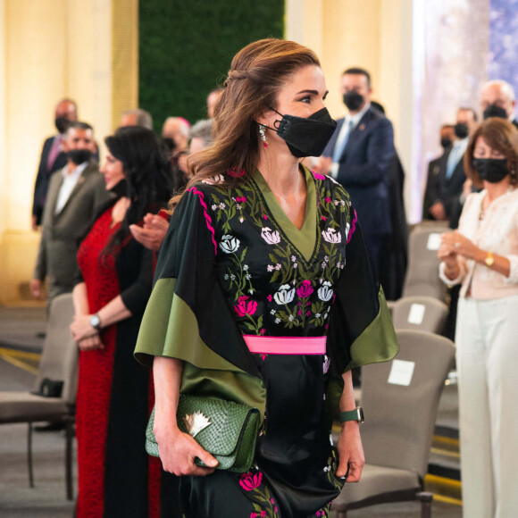 La Reine Rania de Jordanie assiste à la cérémonie marquant le 75ème anniversaire de l'indépendance de la Jordanie au Palais de Raghadan. Amman, le 25 mai 2021.